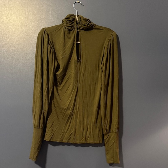 VENUS Green Long Sleeve Tee with Gathered Shoulders - Picture 2 of 3